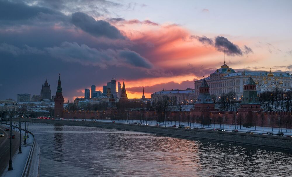 Вид на Кремль с Большого Москворецкого моста, май 2015 г.