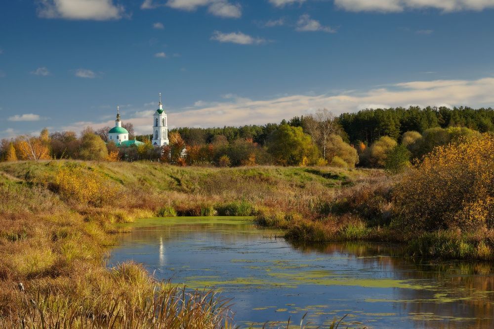 Подмосковье_
село Саурово_
Церковь Рождества Пресвятой Богородицы (1830).
октябрь (10-ое)_
день...