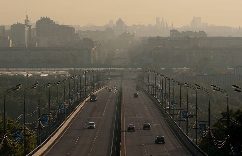 Москва. Лужнецкий метромост.