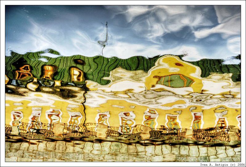 отражение Дом на Болотной набережной фото превью