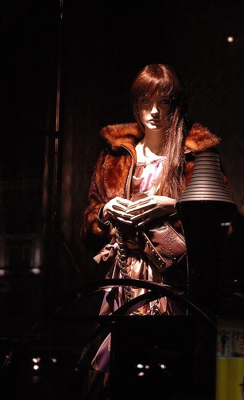 Москва, манекен, ночной город  фото превью