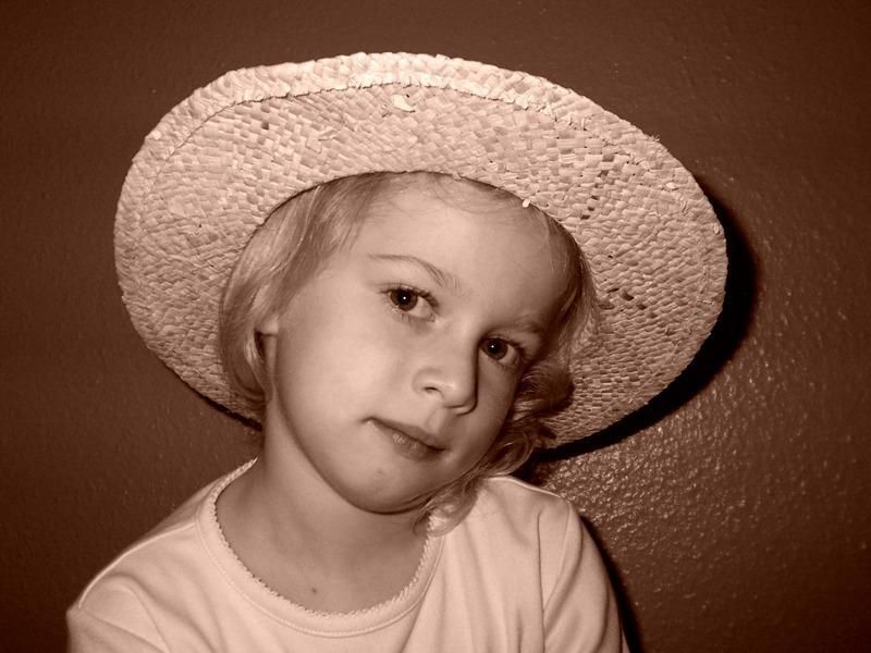 дети,портрет соломенная шляпка фото превью