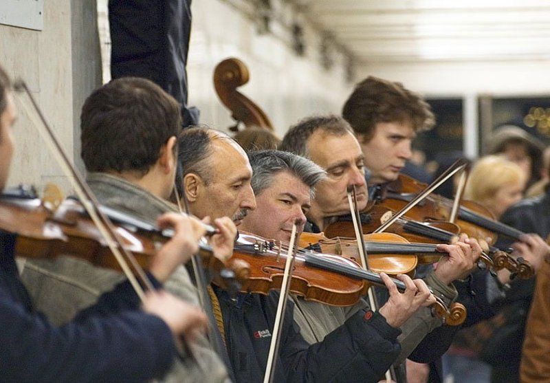 музыкант, музыканты,  улица Скрипачи фото превью