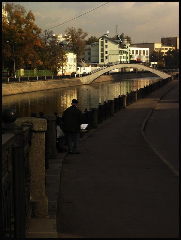 Москва,река,одиночество рисуя город фото превью