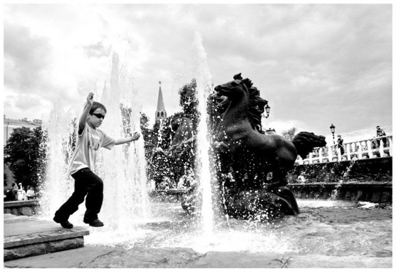 фонтан, ребёнок фонтан фото превью