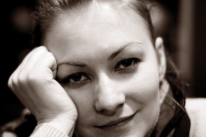 девушка, портрет Умиление фото превью