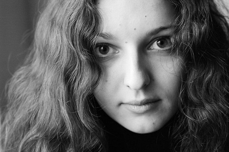 девушка, ч/б  фото превью