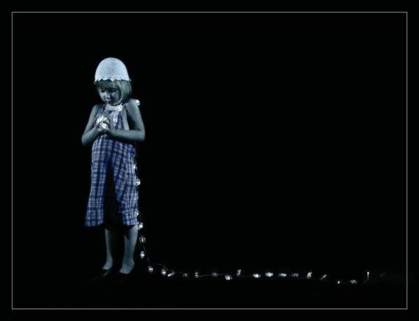 девочка, гирлянда, Надежда Романова