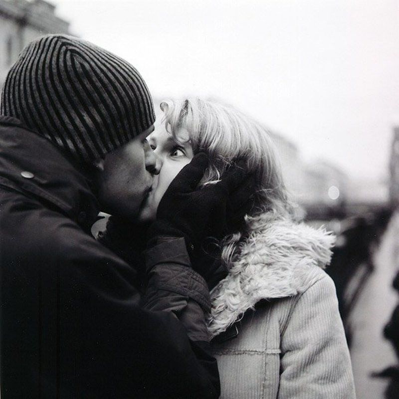 поцелуй это любовь фото превью