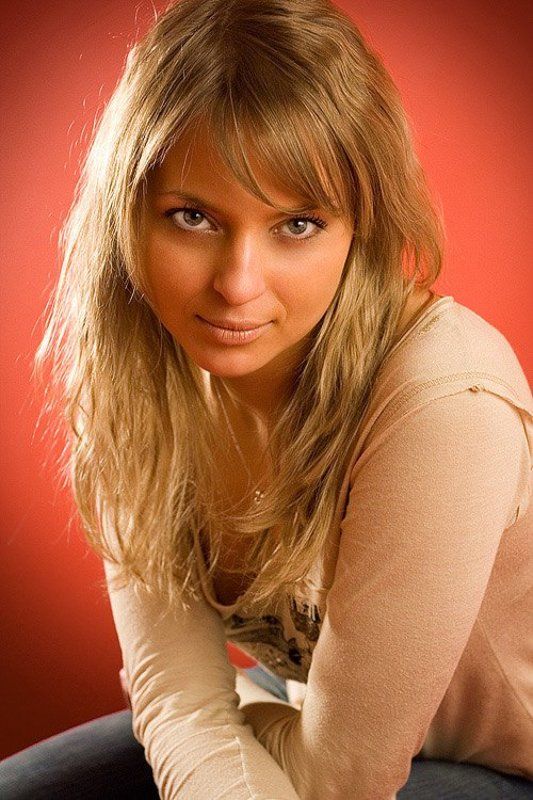 девушка, портрет взгляд фото превью