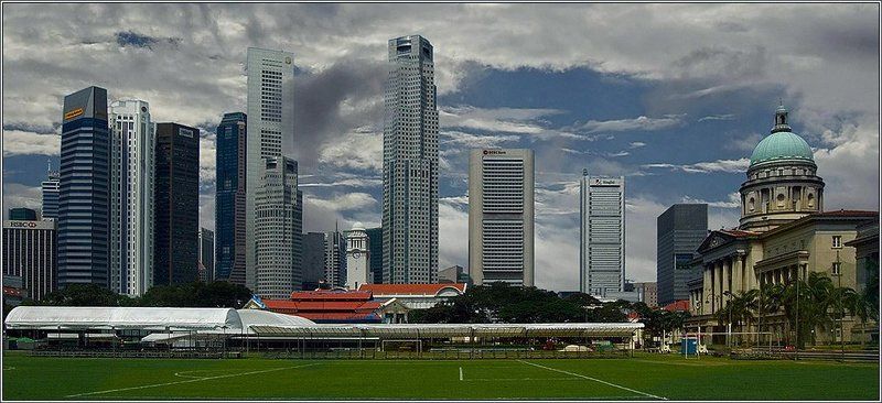 Сингапур, облака, тучи, небоскребы Погода меняется. Сингапур. фото превью