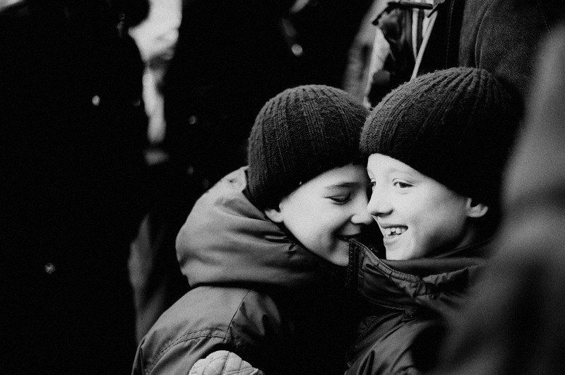 ч/б, дети, Питер, пленка В Щрмитаж фото превью