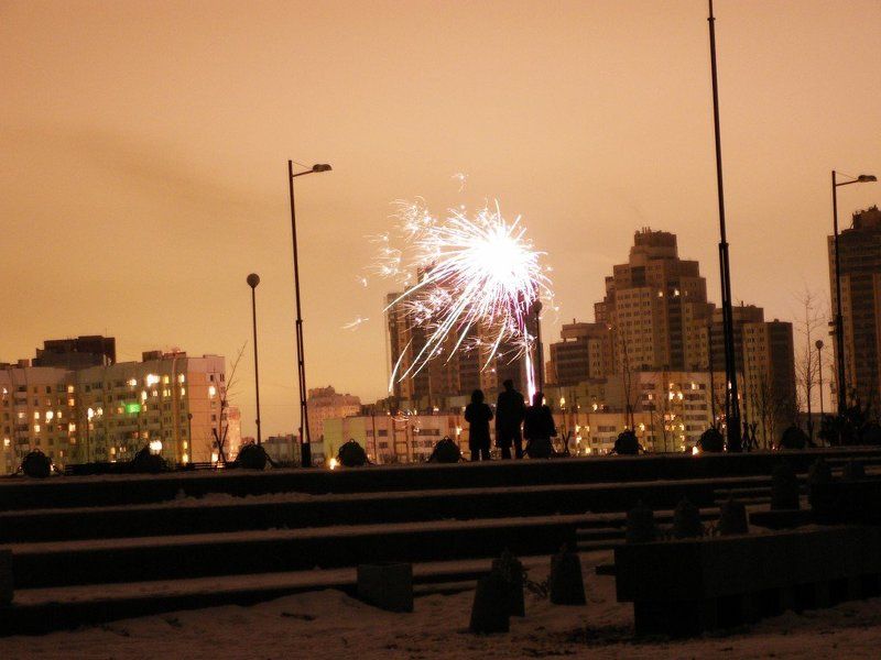 Праздник, Фейерверк, Бенгальский огонь Праздник продолжается фото превью