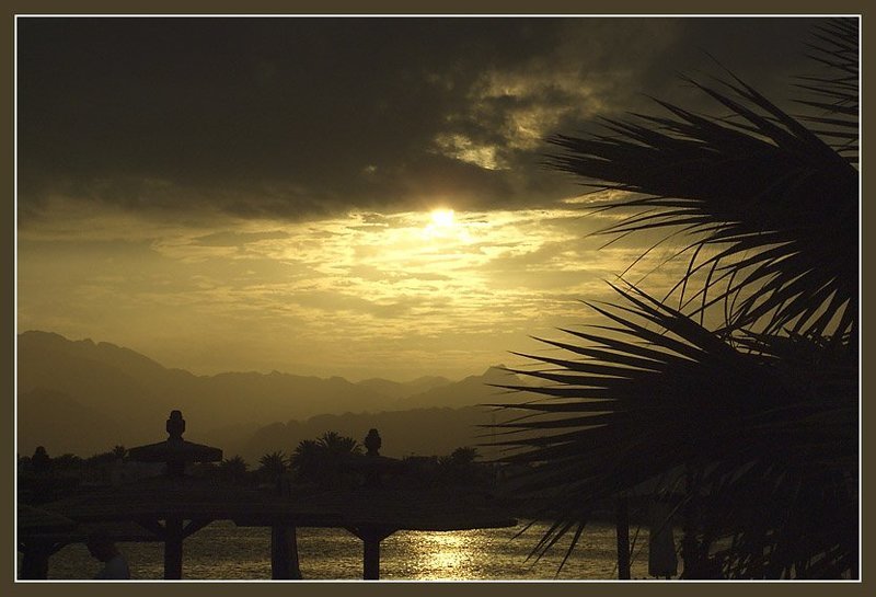 Дахабский новогодний закат фото превью