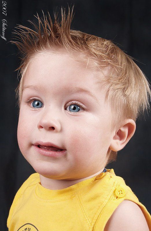 малыш, мальчик, ребенок. Карточка о простом русском пацаненке. фото превью