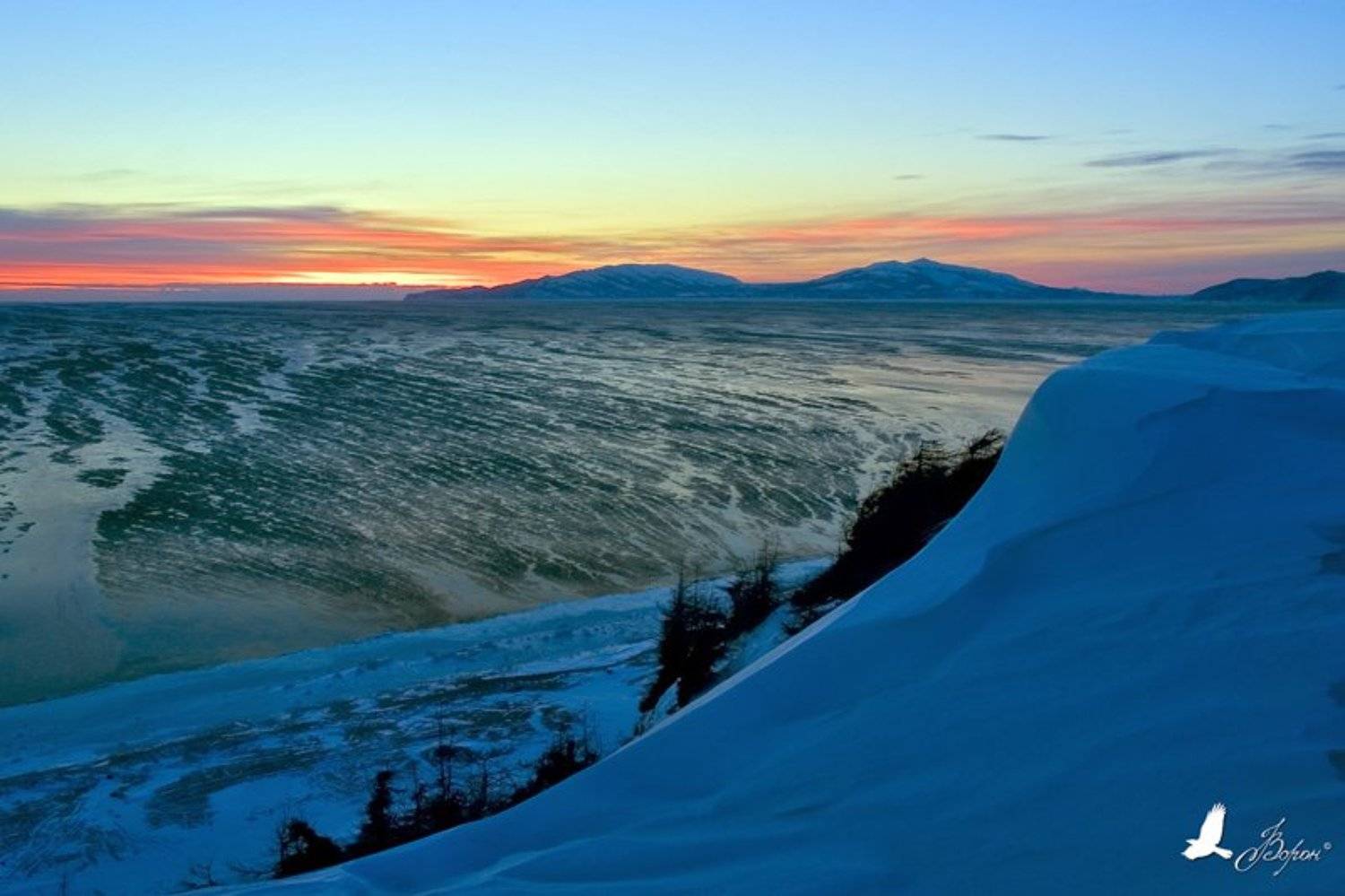 Магадан, Ольская трасса, побережье, Охотское море, зима, Ворон