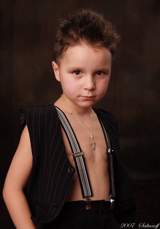 мальчик, малыш, ребенок, портрет Карточка о серьезных намерениях. фото превью