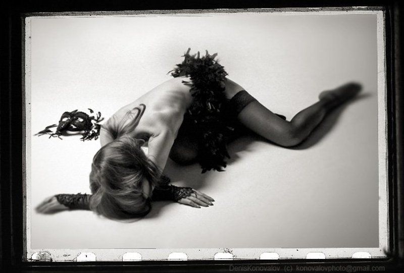 девушка, маска, чб, портрет не смотри на меня... фото превью