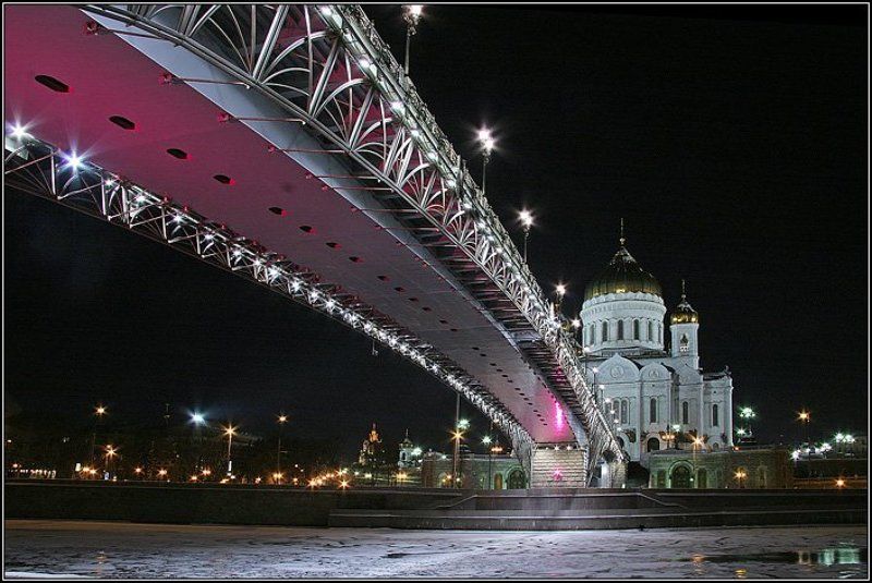 москва, город, храм, река, вода, лед, мост, опоры, свет, фонари, dyadyavasya Мост к Храму фото превью