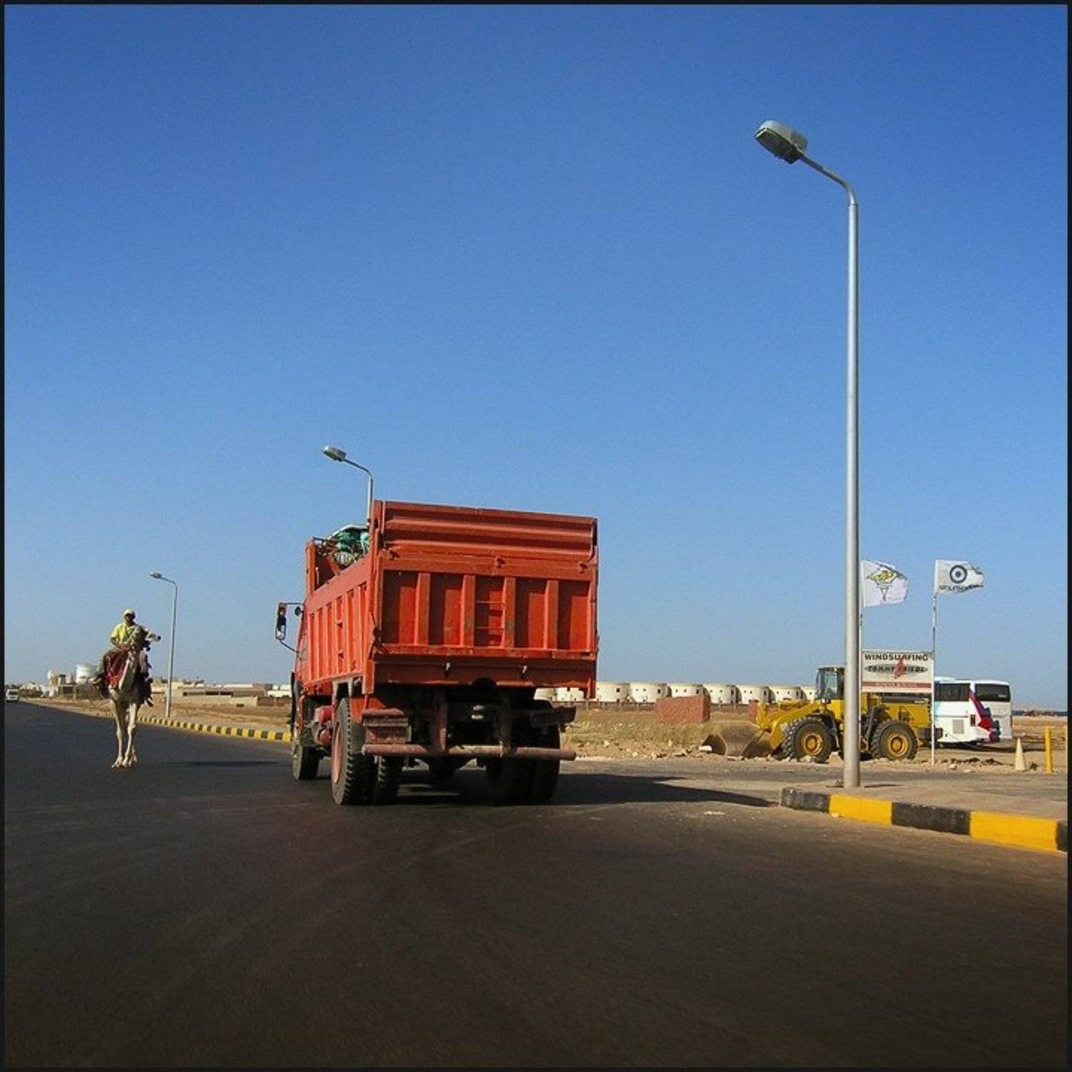 местные, на, камазах, и, верблюдах, tynez