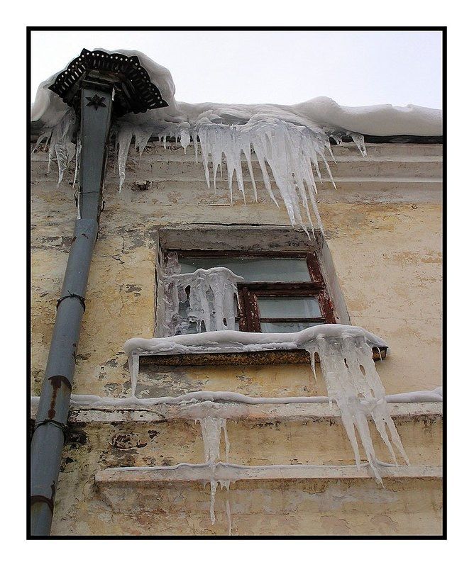 окно, сосульки, зима, слезы Замерзшие слезы старого города фото превью