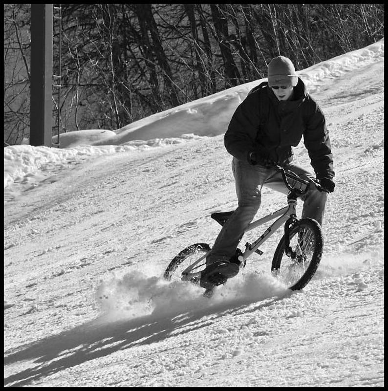 горно-лыжный, курорт, велосипедист типа сноубайк фото превью