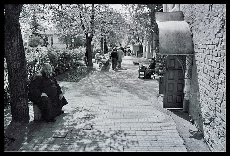 Суздаль, лавочник Гуляя по Суздалю... фото превью