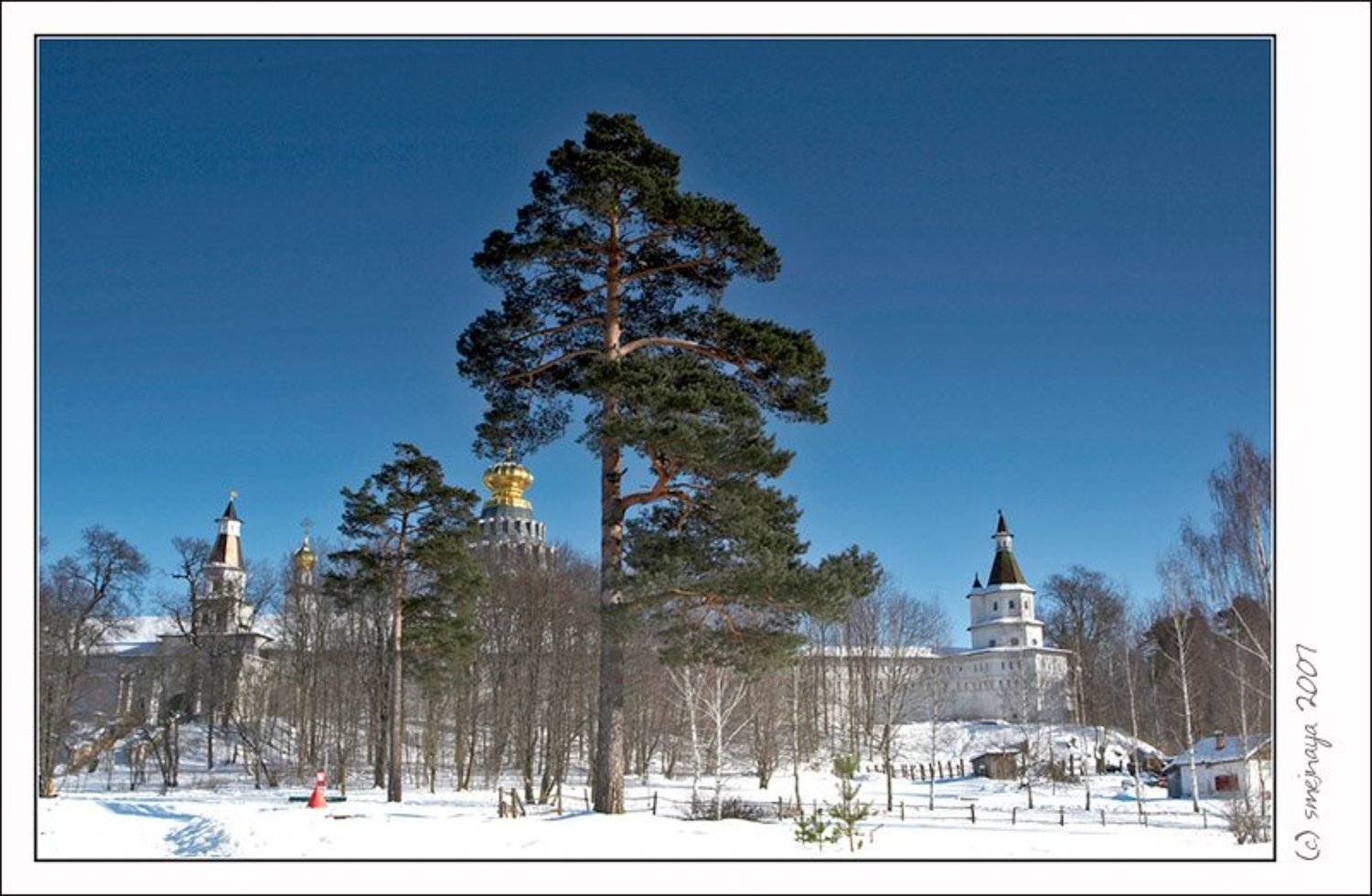 Новый Иерусалим, смеж