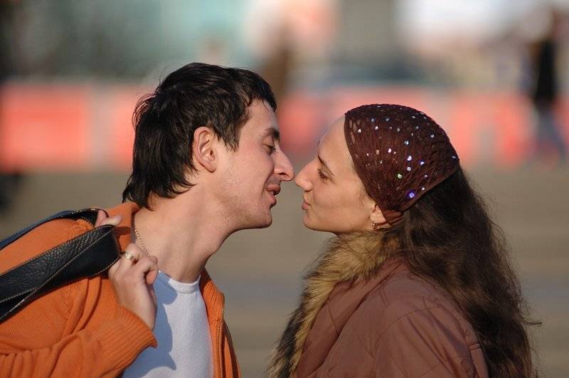 женский день, влюблённые по всему центру, парочки, Kaiser Sozo