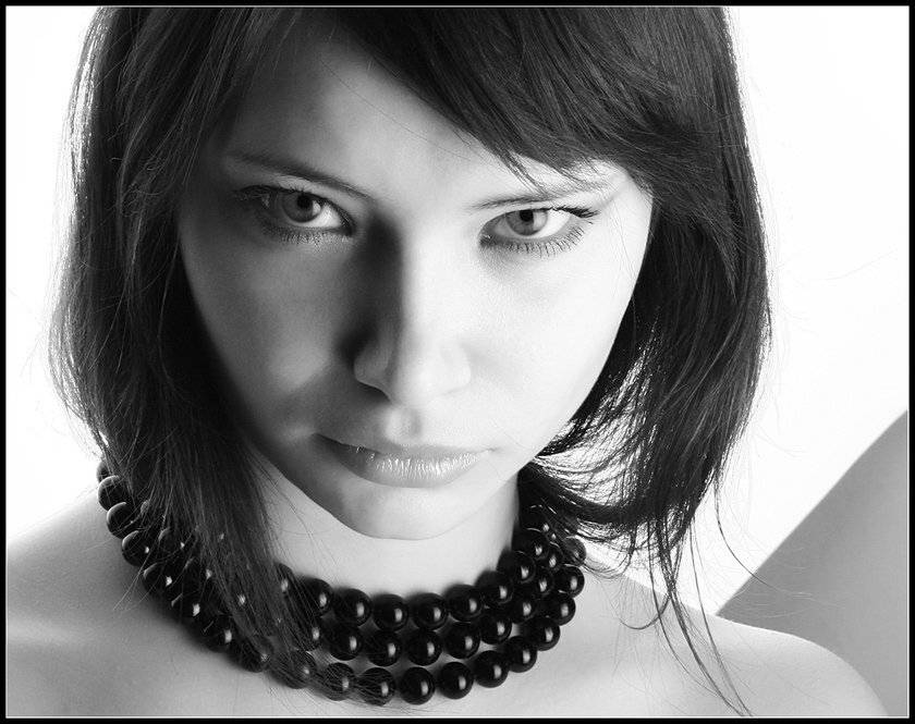 Надя, портрет, бусы, Петрова Мария