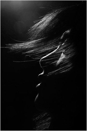 Портрет юноши в темных тонах...