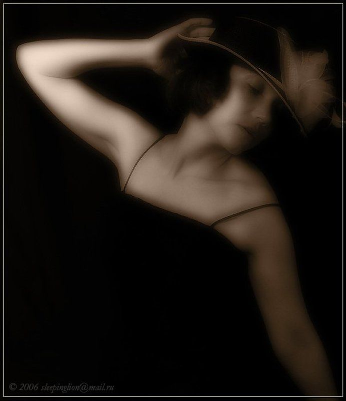 Dancing with herself фото превью