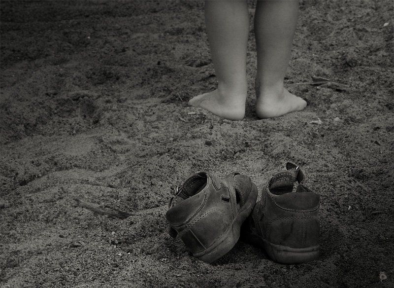 маленький, ангел, ребенок, не носят обувь, сандали, уходить, шаги, тихо Ангелы не носят обувь фото превью