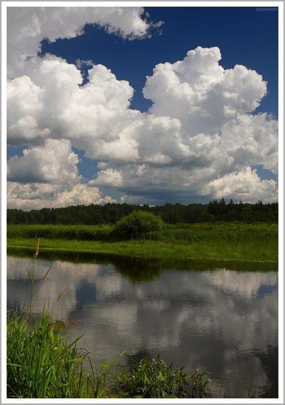 лето речка облака Облачно-солнечная простая как 3 копейки карточка фото превью