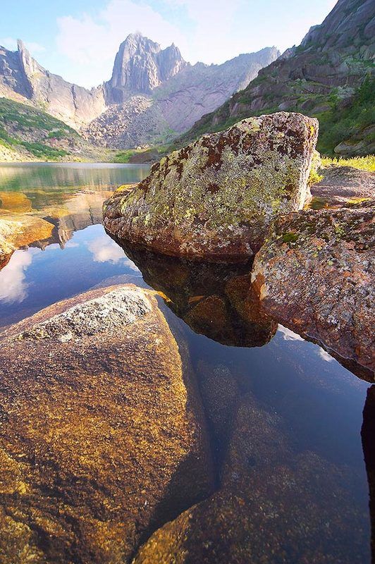 вода, скалы, камни Ергаки. Озеро Горных Духов. фото превью
