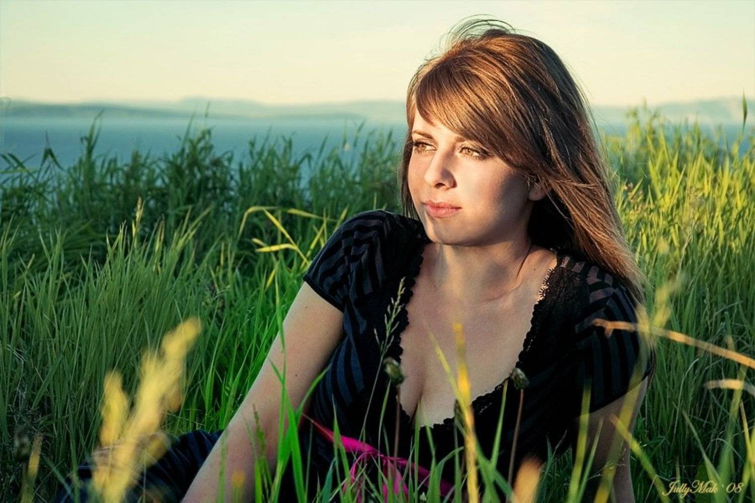 закат, девушка, трава, солнце, Юлиана Макаренко