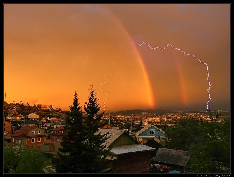 Меж вспышек молний Радуга сияла... фото превью