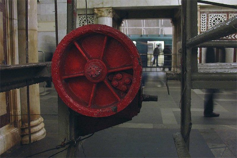 2007, цвет, цифра, красный, колесо, метро, город, москва, color, red, circle Павелецкая кольцевая фото превью