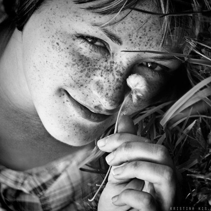 girl, bw, portrait freckle фото превью