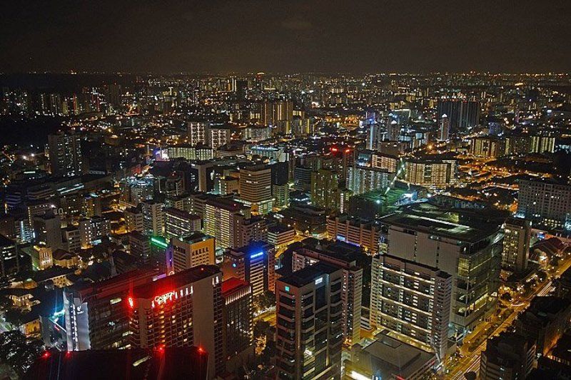 Ночной Сингапур с высоты 70 этажей фото превью