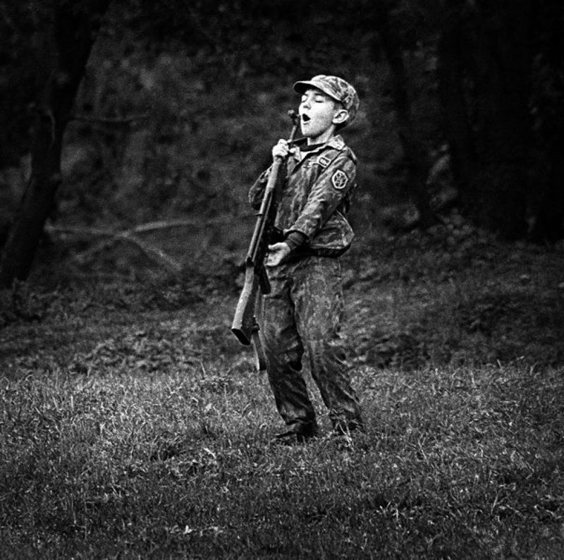 мальчик, автомат ИГРА фото превью