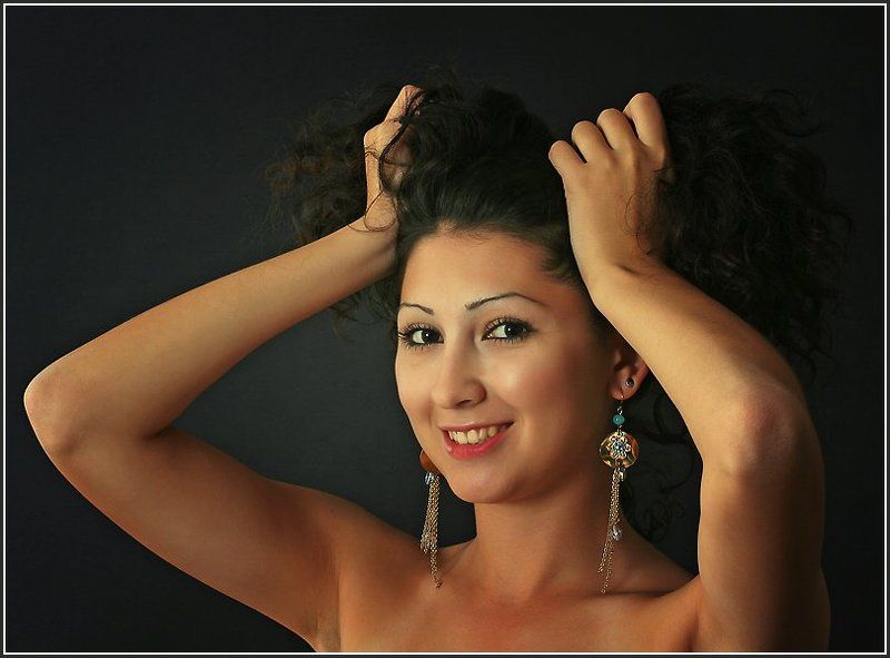 Неблондинка фото превью