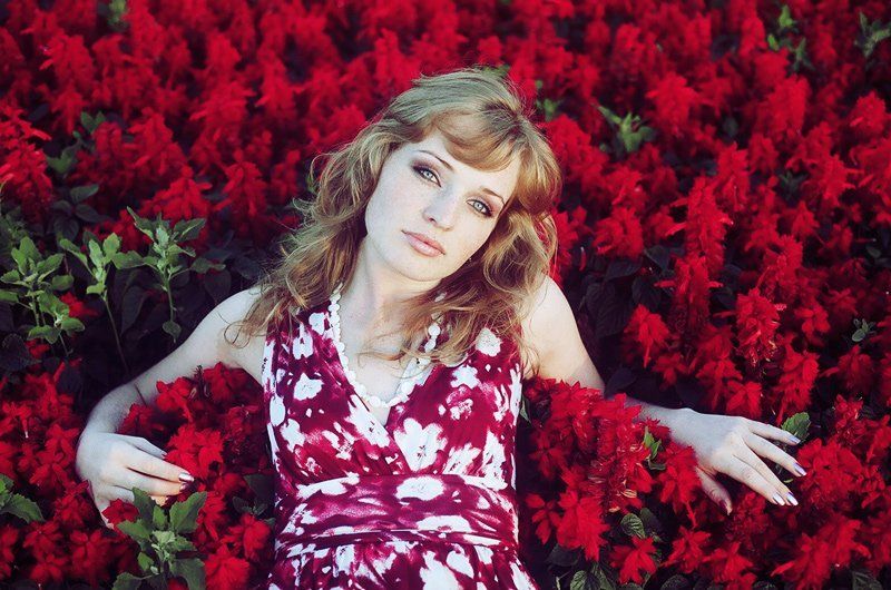 lady in red фото превью