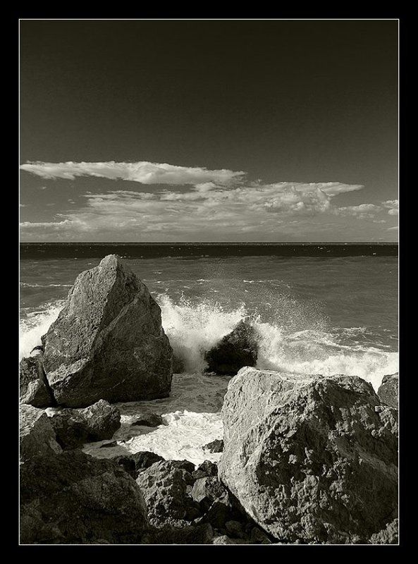 крым, судак, мыс, алчак, чёрное, море, шторм, волна, скалы, горы, лето, природа, облака В Судаке штормит #1 фото превью