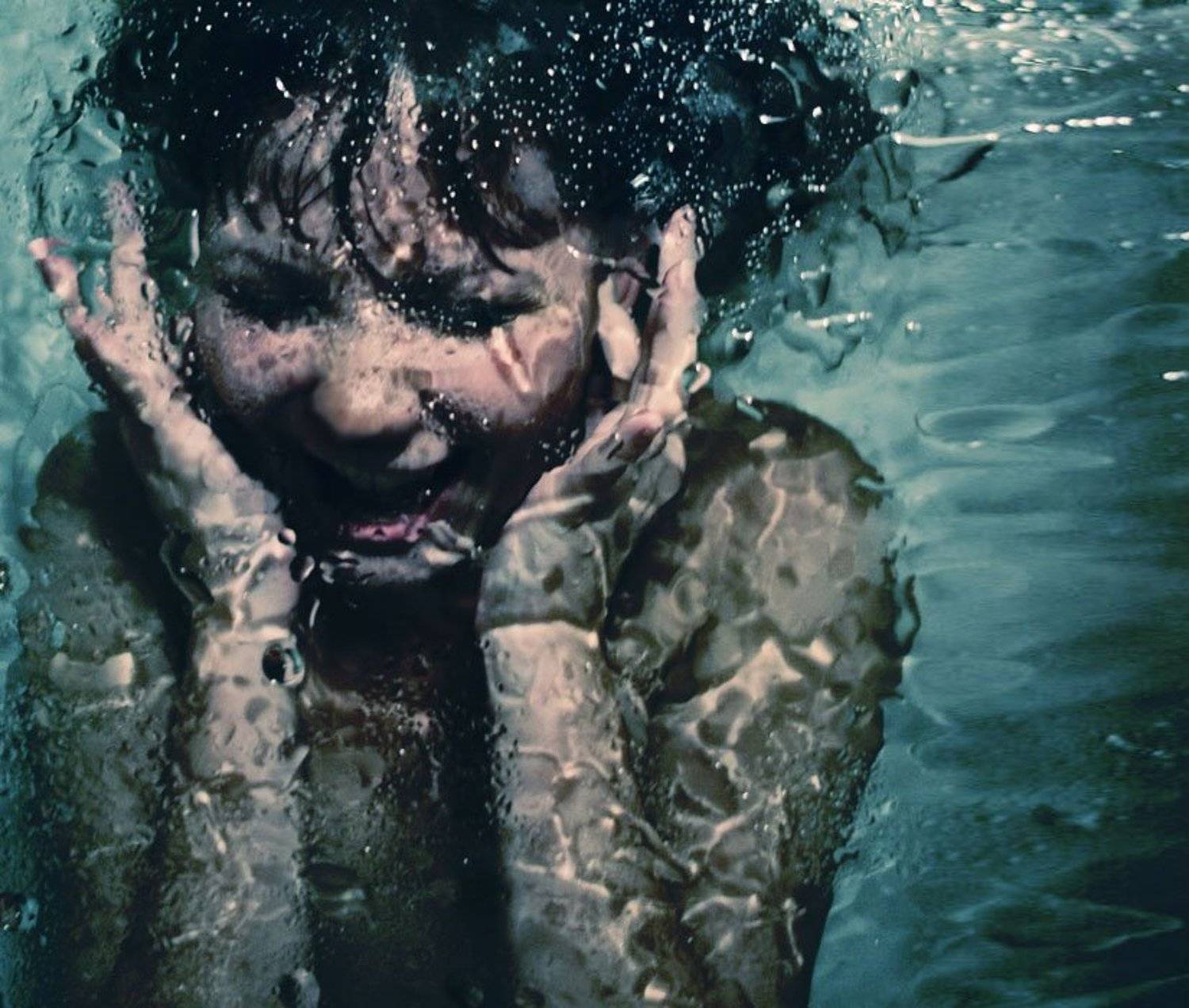 девушка, вода, капли, сирена, крик, замкнутость, смех под водой, Milky Jane