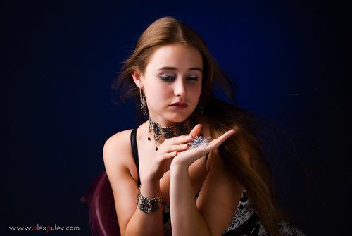 Мне звезда упала на ладошку.....