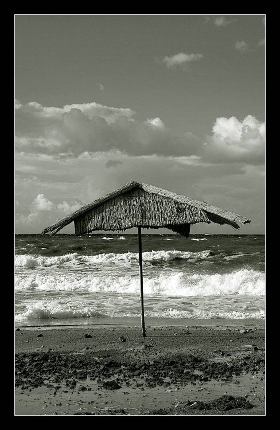 крым, судак, чёрное море, шторм, волна, небо, облака, бамбуковый зонтик, Deslade