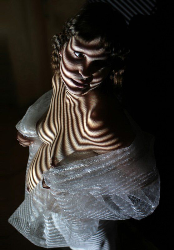 беременная, тени, полоски ПОЛОСАТАЯ 2 фото превью