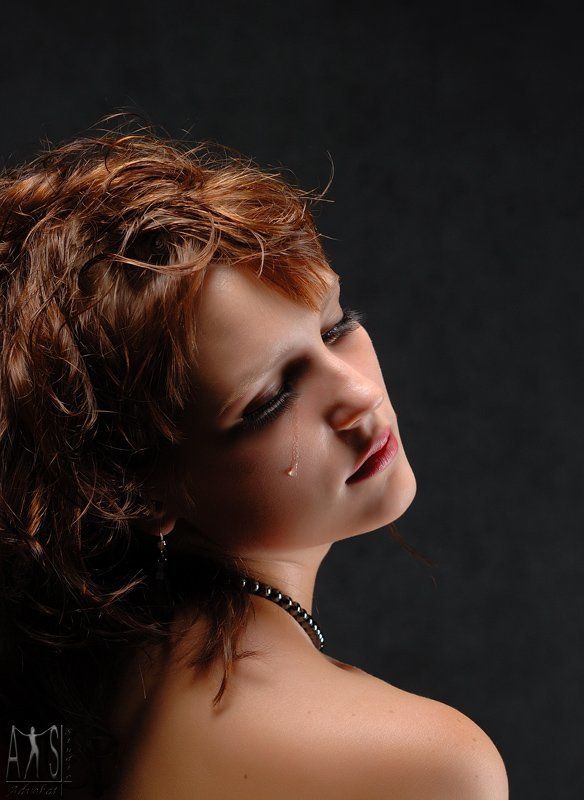 девушка красивая  фотограф роман большаков advokatstudio аквастудия Tear фото превью