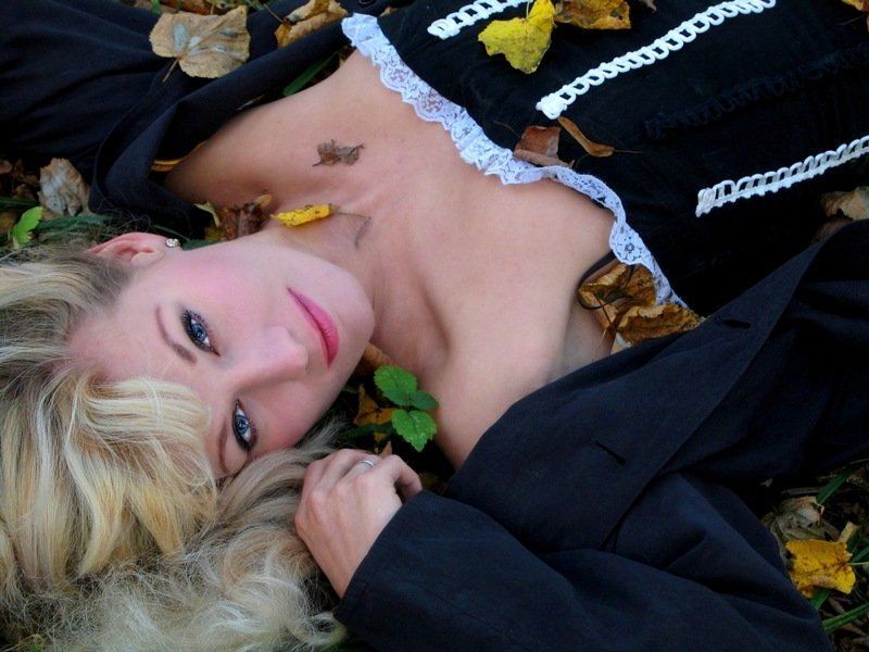 Осень - это кокетка, которая хочет нравится тем, кто по нраву ей самой, и не намерена прилагать усилия, чтобы понравиться нам фото превью